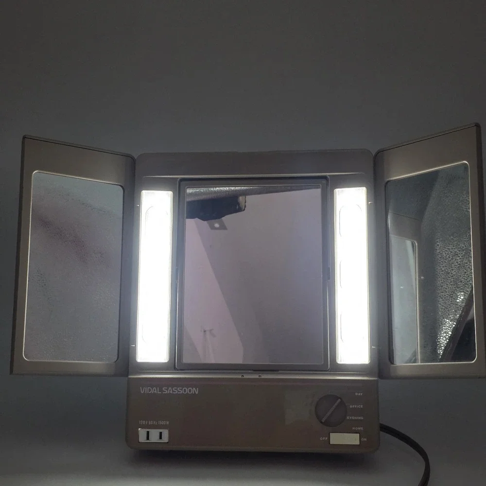 Vintage‎ Vidal Sassoon 3 Sided 4 Way Light Up Makeup Mirror Model VS475 Works